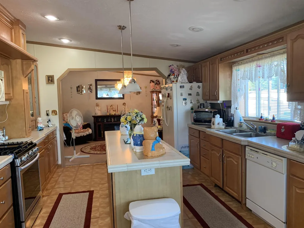 28 Spruce Drive Belmont NH 03220