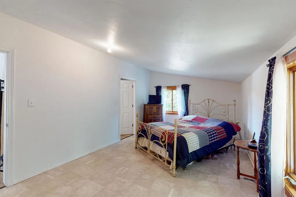 22 Nyberg Road Bristol NH 03222