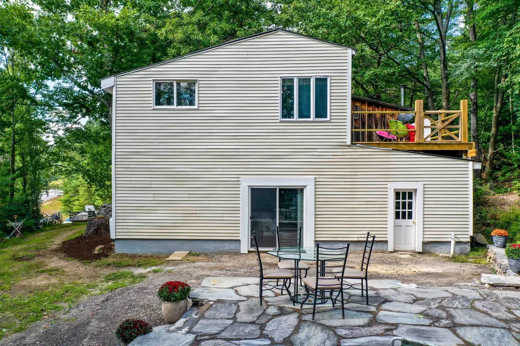 22 Nyberg Road Bristol NH 03222