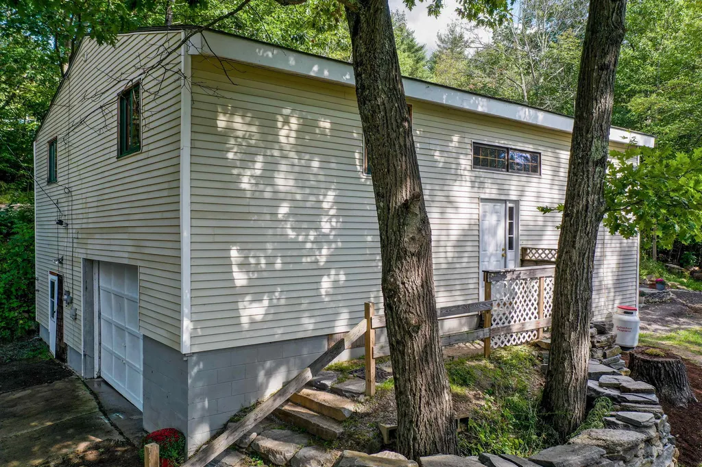22 Nyberg Road Bristol NH 03222