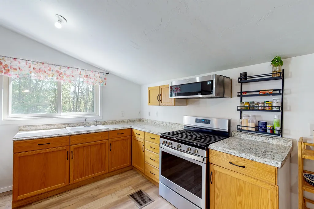 22 Nyberg Road Bristol NH 03222