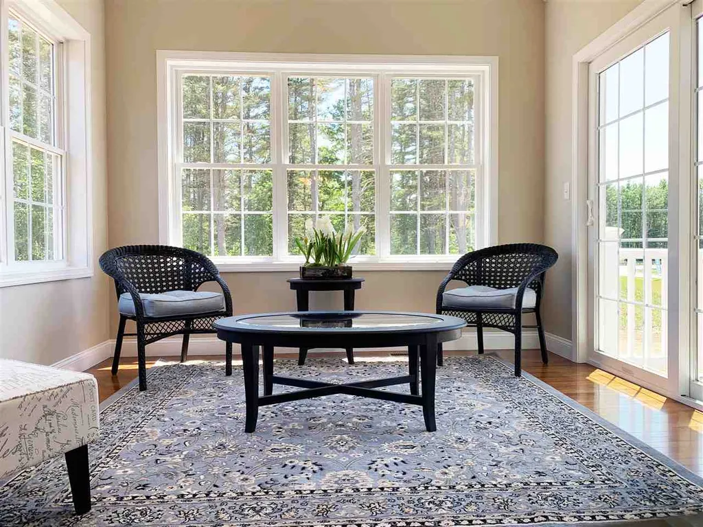 13 Pilgrim Road Londonderry NH 03053