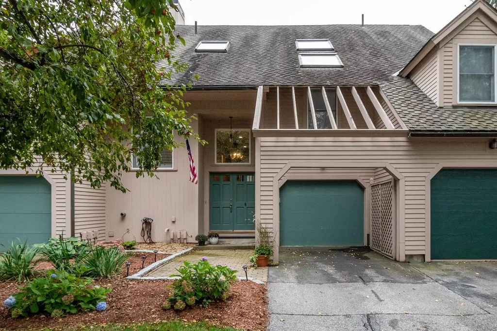 6 Goldfinch Lane Nashua NH 03062