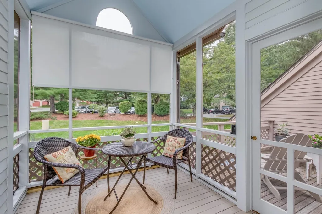 6 Goldfinch Lane Nashua NH 03062