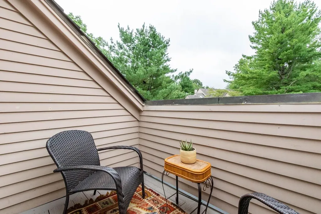 6 Goldfinch Lane Nashua NH 03062