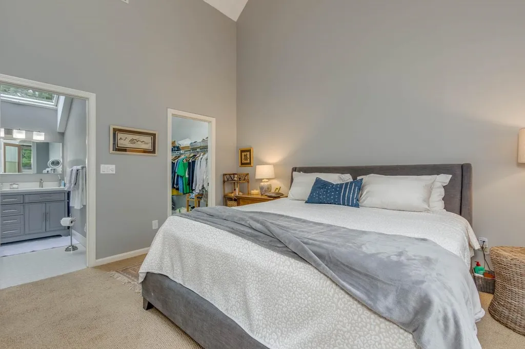 6 Goldfinch Lane Nashua NH 03062