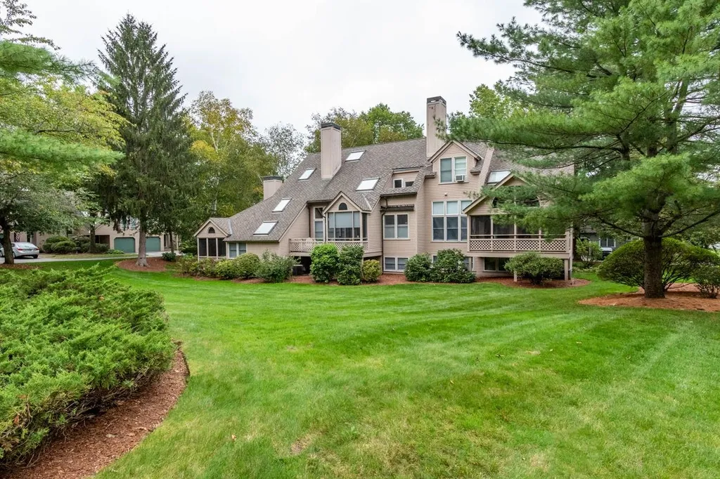 6 Goldfinch Lane Nashua NH 03062