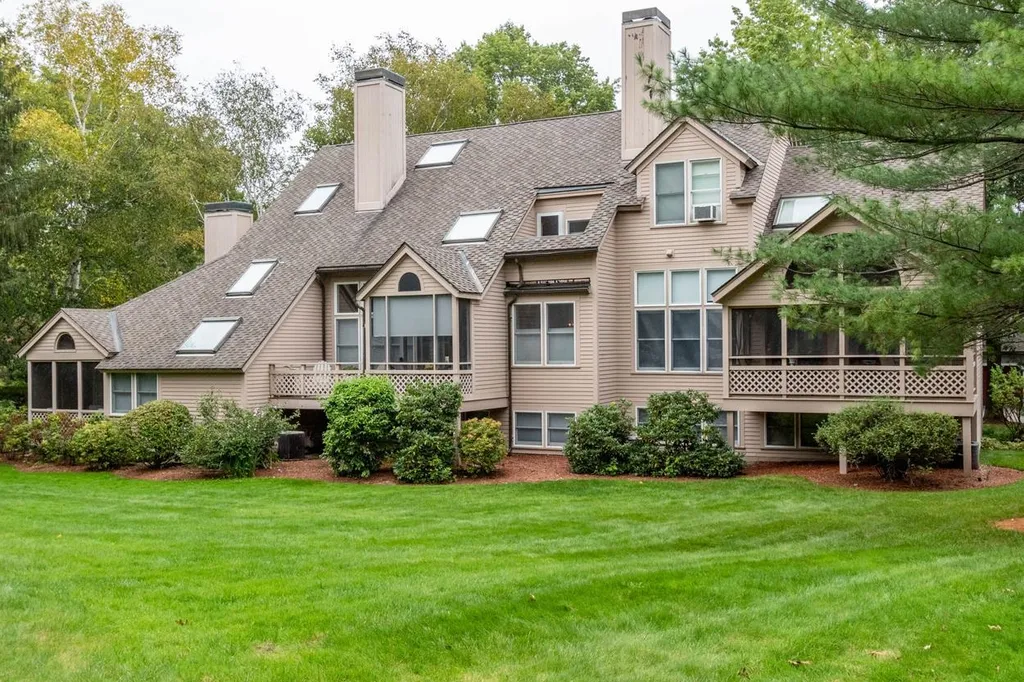 6 Goldfinch Lane Nashua NH 03062