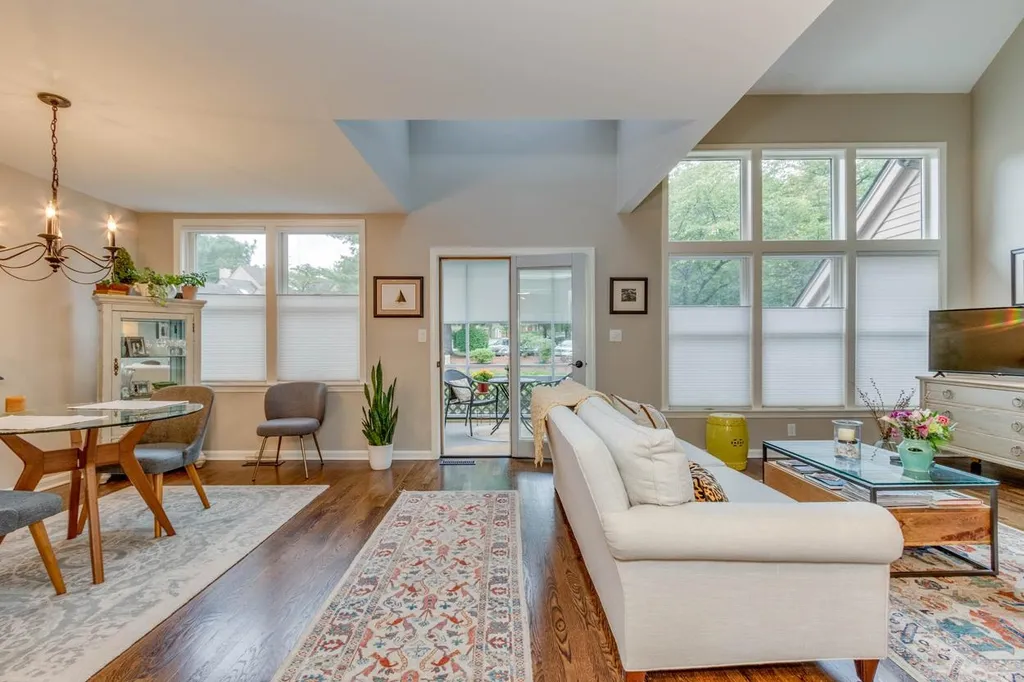 6 Goldfinch Lane Nashua NH 03062