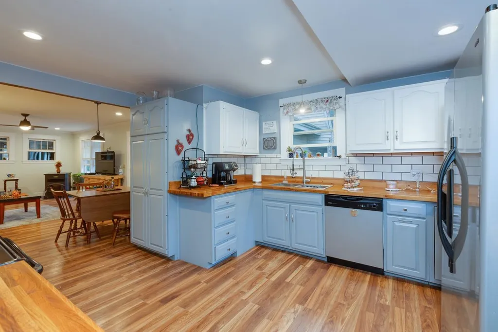 6 Park Place Hillsborough NH 03244