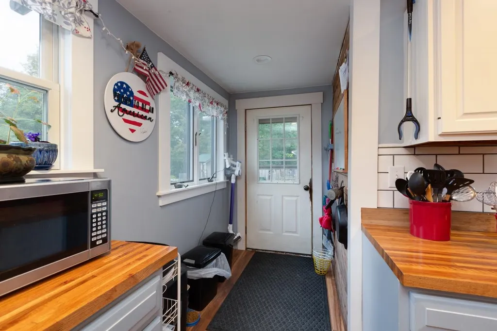 6 Park Place Hillsborough NH 03244