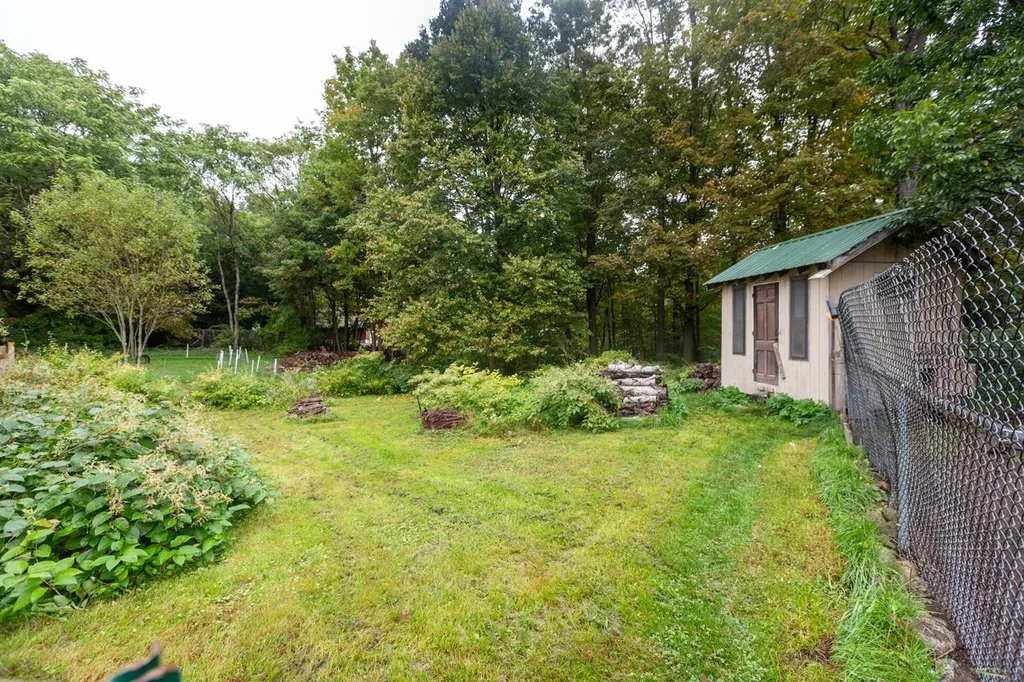 6 Park Place Hillsborough NH 03244