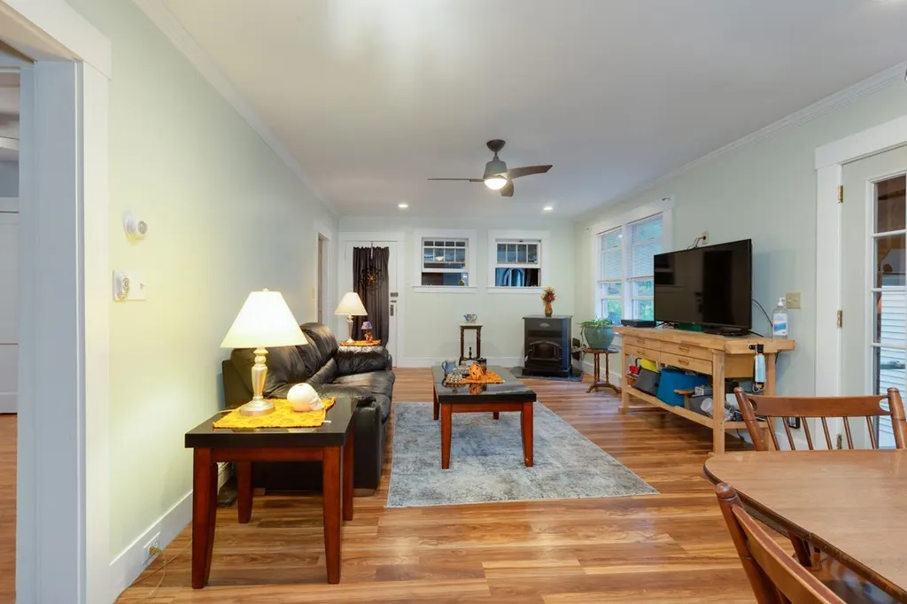 6 Park Place Hillsborough NH 03244