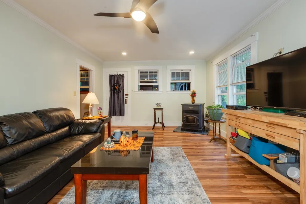 6 Park Place Hillsborough NH 03244