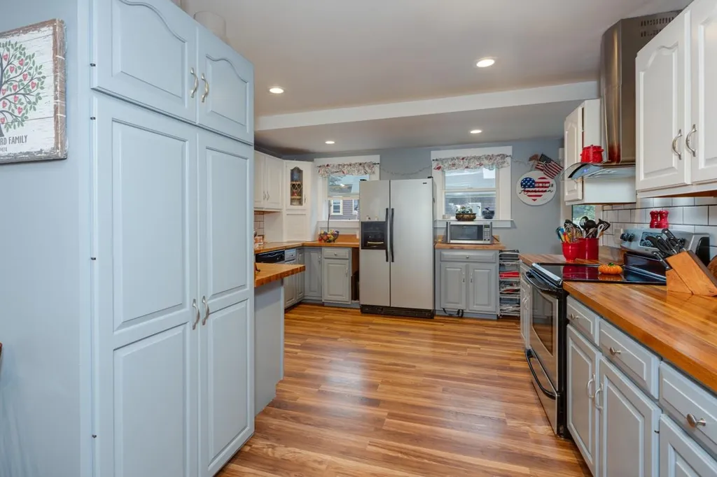 6 Park Place Hillsborough NH 03244