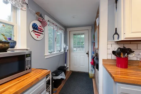 6 Park Place Hillsborough NH 03244