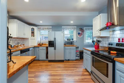 6 Park Place Hillsborough NH 03244