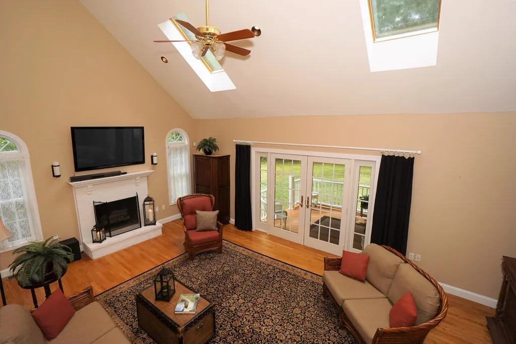 13 New South Drive Amherst NH 03031