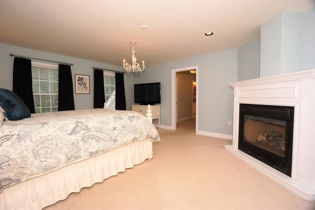 13 New South Drive Amherst NH 03031