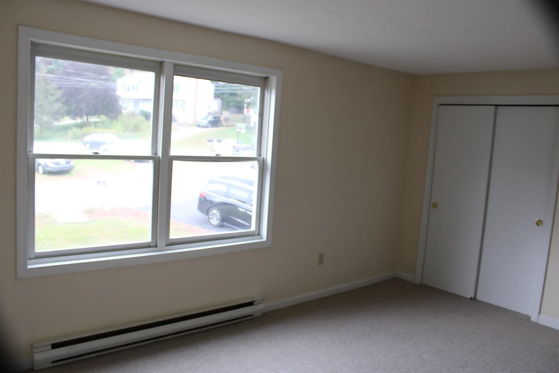17r Sunnyside Lane Derry NH 03038