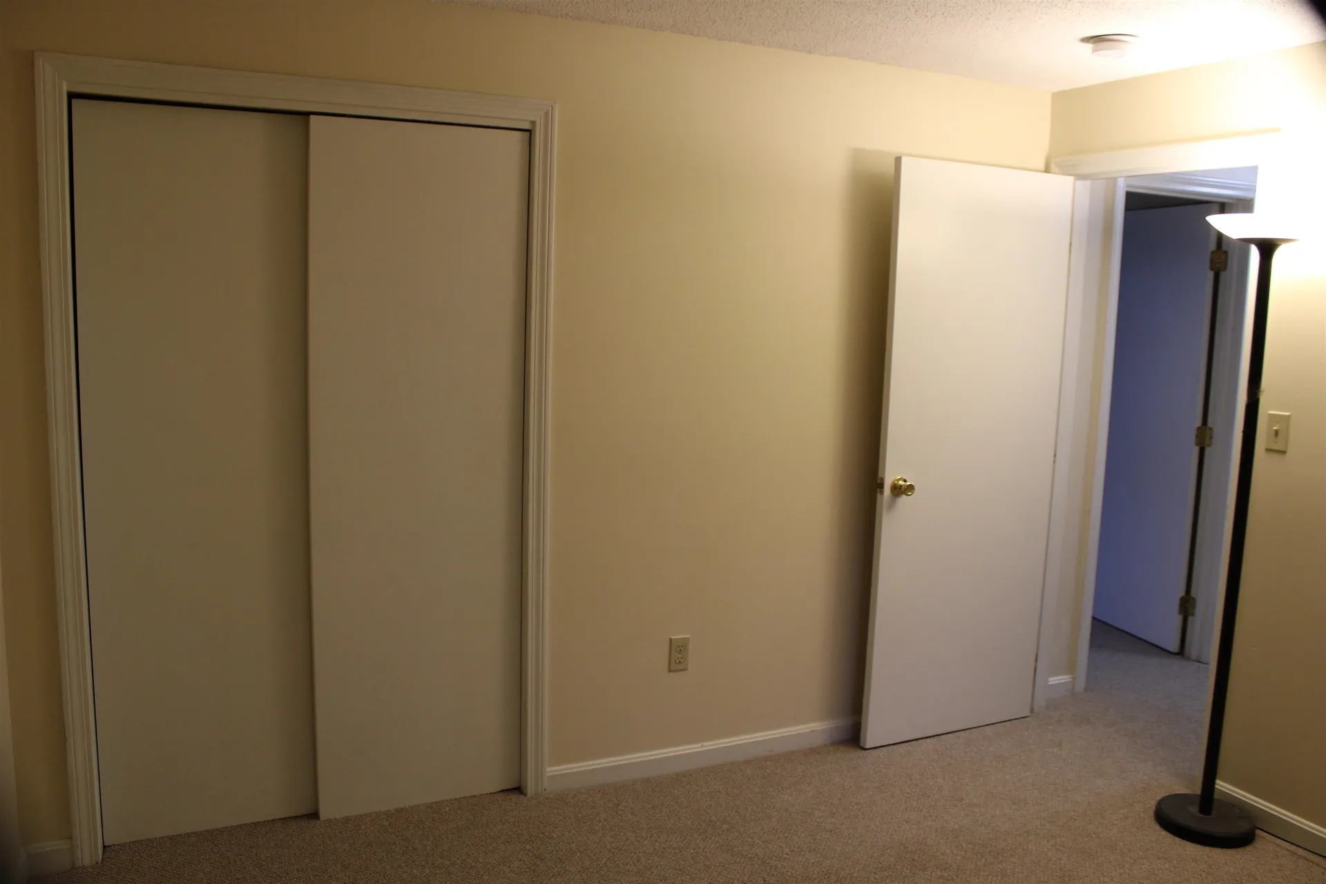 17r Sunnyside Lane Derry NH 03038