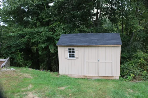 17r Sunnyside Lane Derry NH 03038