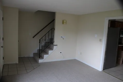 17r Sunnyside Lane Derry NH 03038