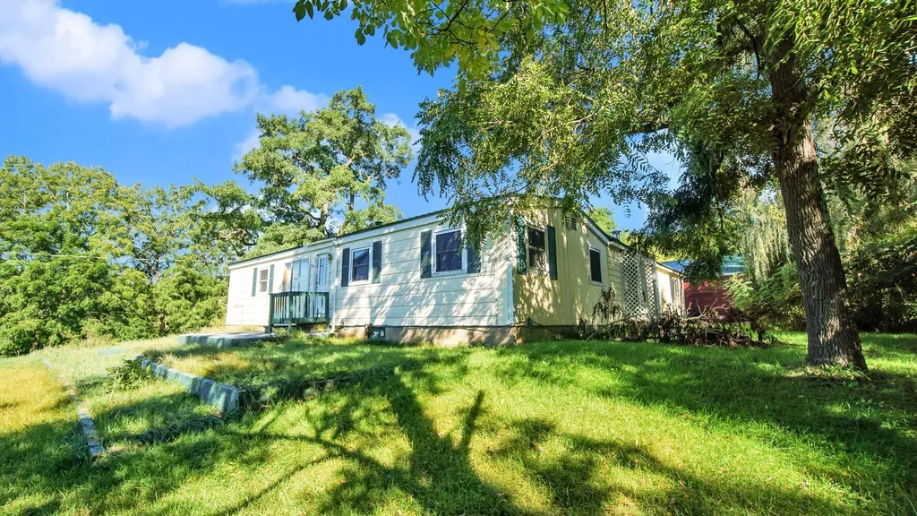 407 Hemenway Road Bridport VT 05734