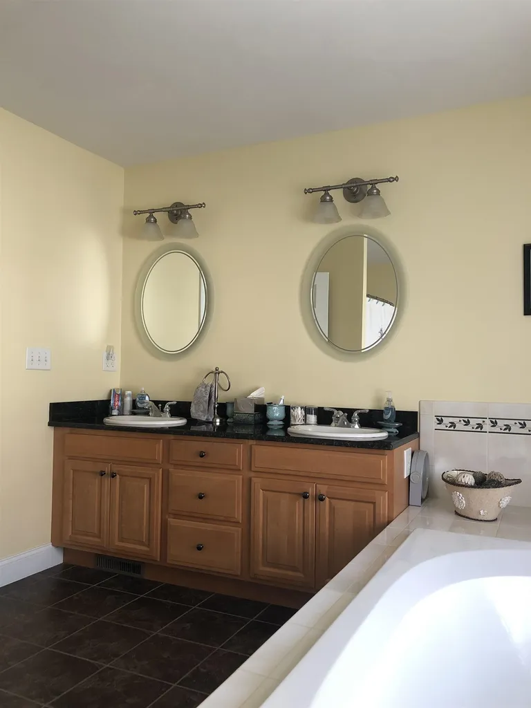 24 Harbor Road Hampton NH 03842