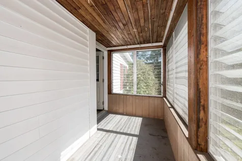 27 Dawson Street Milton NH 03851