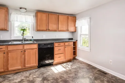 27 Dawson Street Milton NH 03851