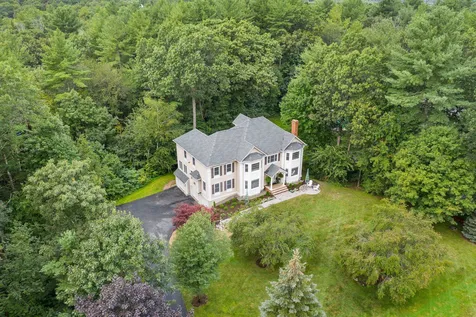 3 Premier Drive Londonderry NH 03053