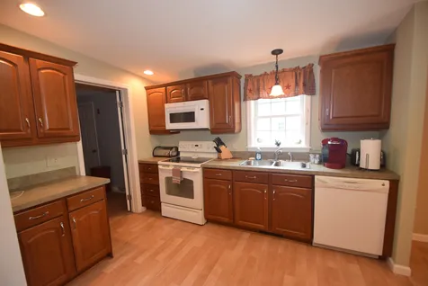 15 Aspen Way North Hampton NH 03862
