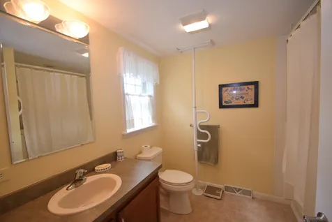 15 Aspen Way North Hampton NH 03862
