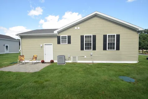15 Aspen Way North Hampton NH 03862