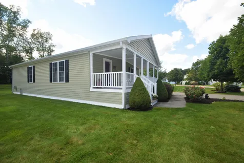 15 Aspen Way North Hampton NH 03862