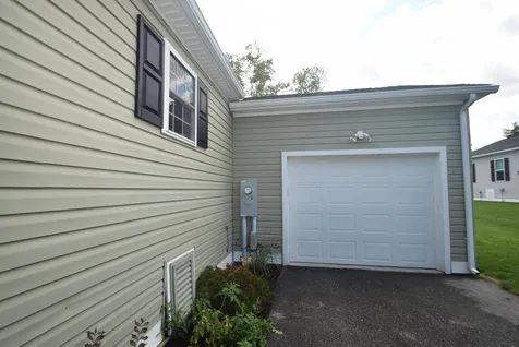 15 Aspen Way North Hampton NH 03862