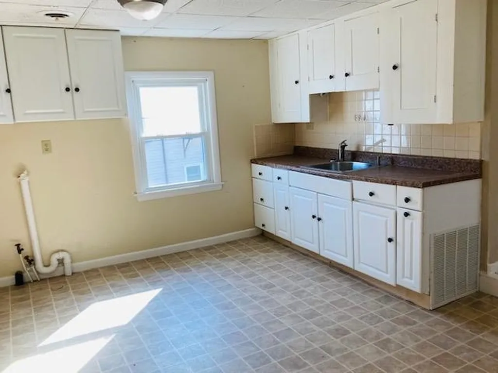 6 Underhill Street Nashua NH 03060