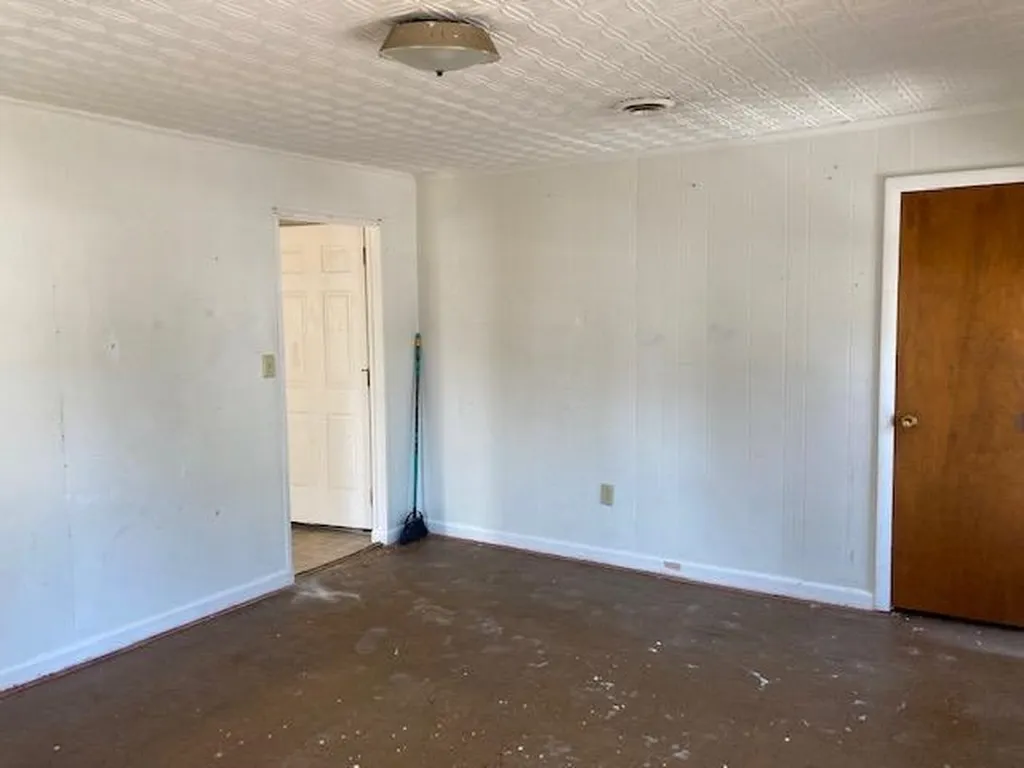 6 Underhill Street Nashua NH 03060