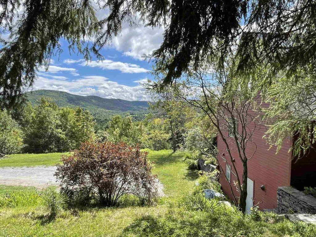 70 Stage Road Strafford VT 05070