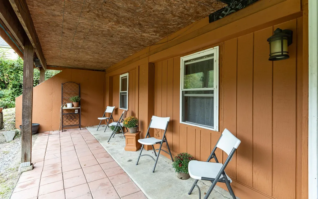 48 Old Alstead Road Charlestown NH 03603
