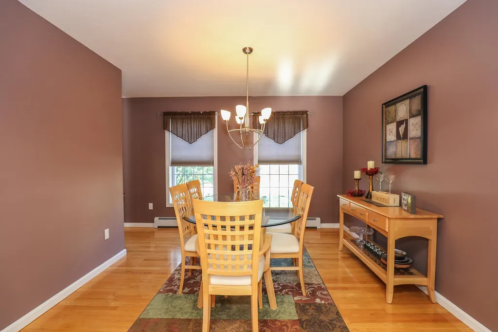 46 Stirling Avenue Hooksett NH 03106