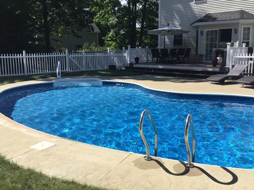 46 Stirling Avenue Hooksett NH 03106