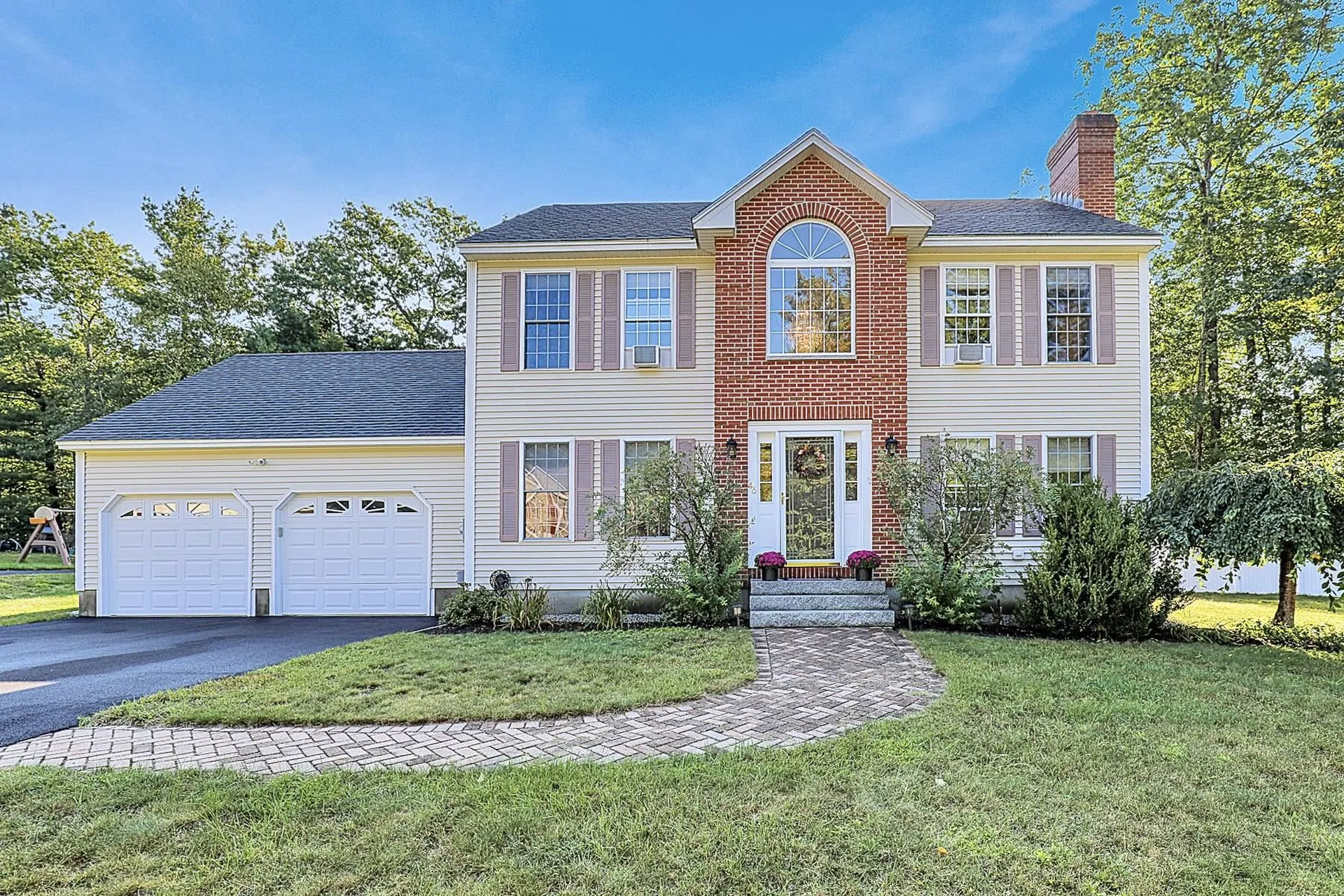 46 Stirling Avenue Hooksett NH 03106