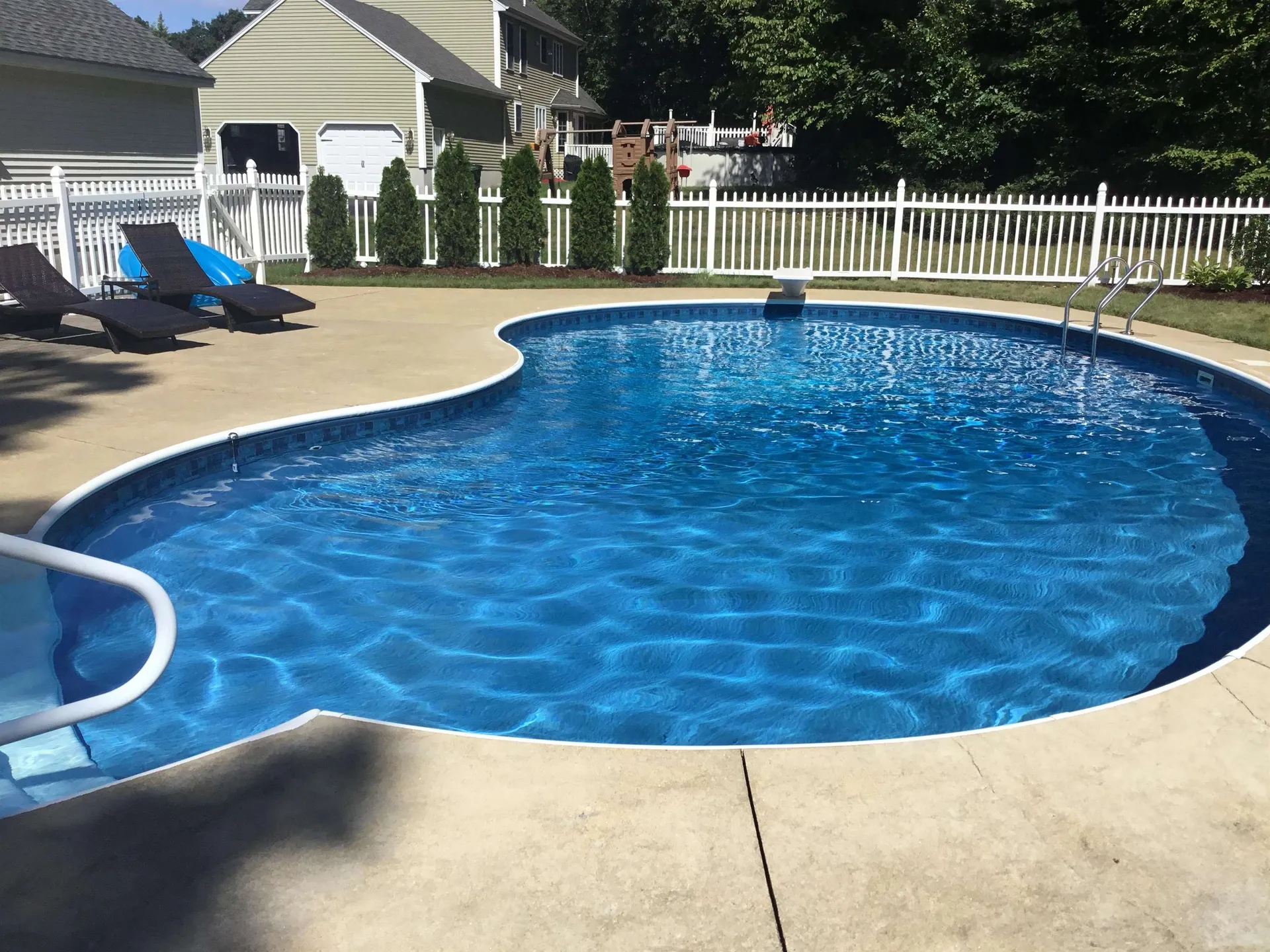 46 Stirling Avenue Hooksett NH 03106