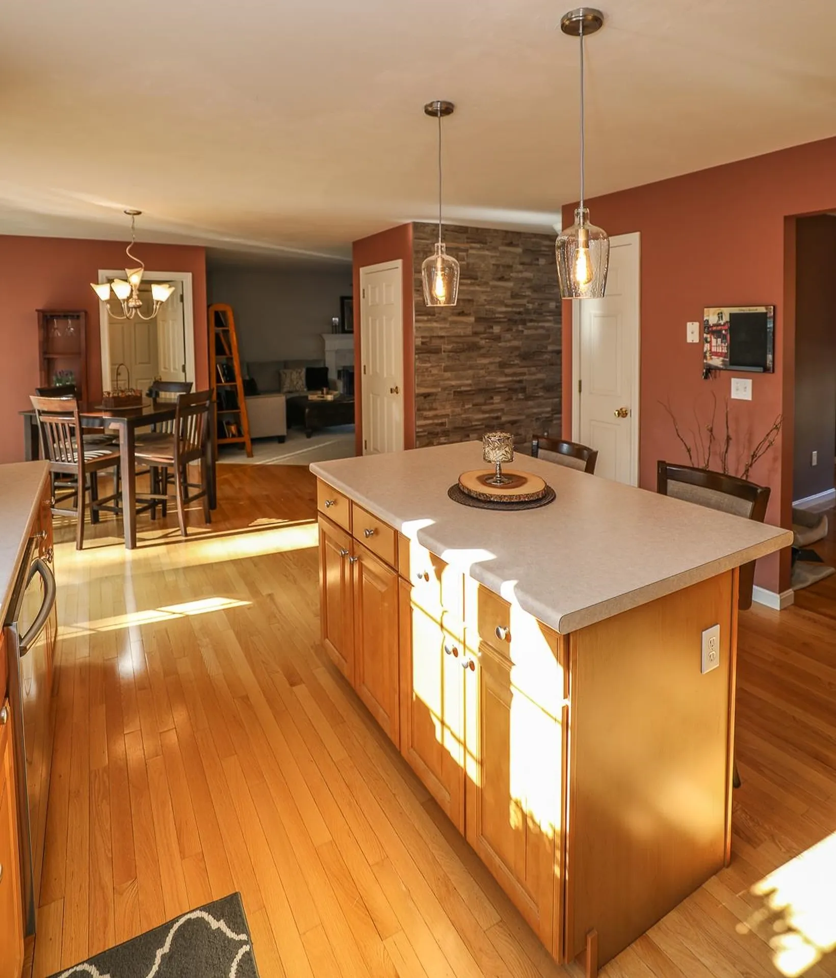 46 Stirling Avenue Hooksett NH 03106