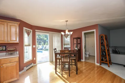 46 Stirling Avenue Hooksett NH 03106