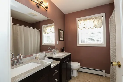 46 Stirling Avenue Hooksett NH 03106