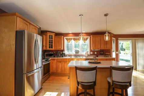46 Stirling Avenue Hooksett NH 03106