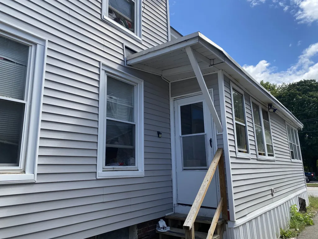84-86 Oak Street Laconia NH 03246